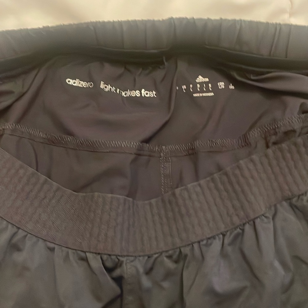 Men’s addidas jogging pants very light for summer weather great condition